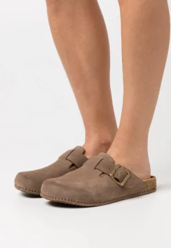 El Naturalista Balance - Pantoffels - Land