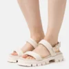 Copenhagen Shoes Fly With Me - Sandalen Met Plateauzool - Beige