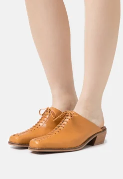 Holzweiler Mimmi Clackers - Clogs - Camel