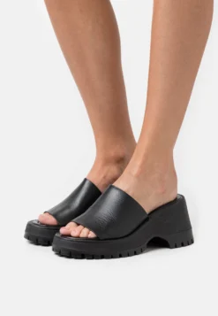 FREE PEOPLE Winona Wedge - Muiltjes Met Hak - Black