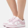 Nike Sportswear Dunk Low - Sneakers Laag - White/Pink Foam